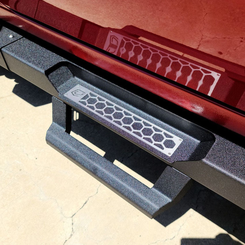 ATTITUDE MODULAR SIDE STEPS - BLACK - 2020-2022 CHEVY/GMC CREW CAB Chassis Unlimited Inc. 